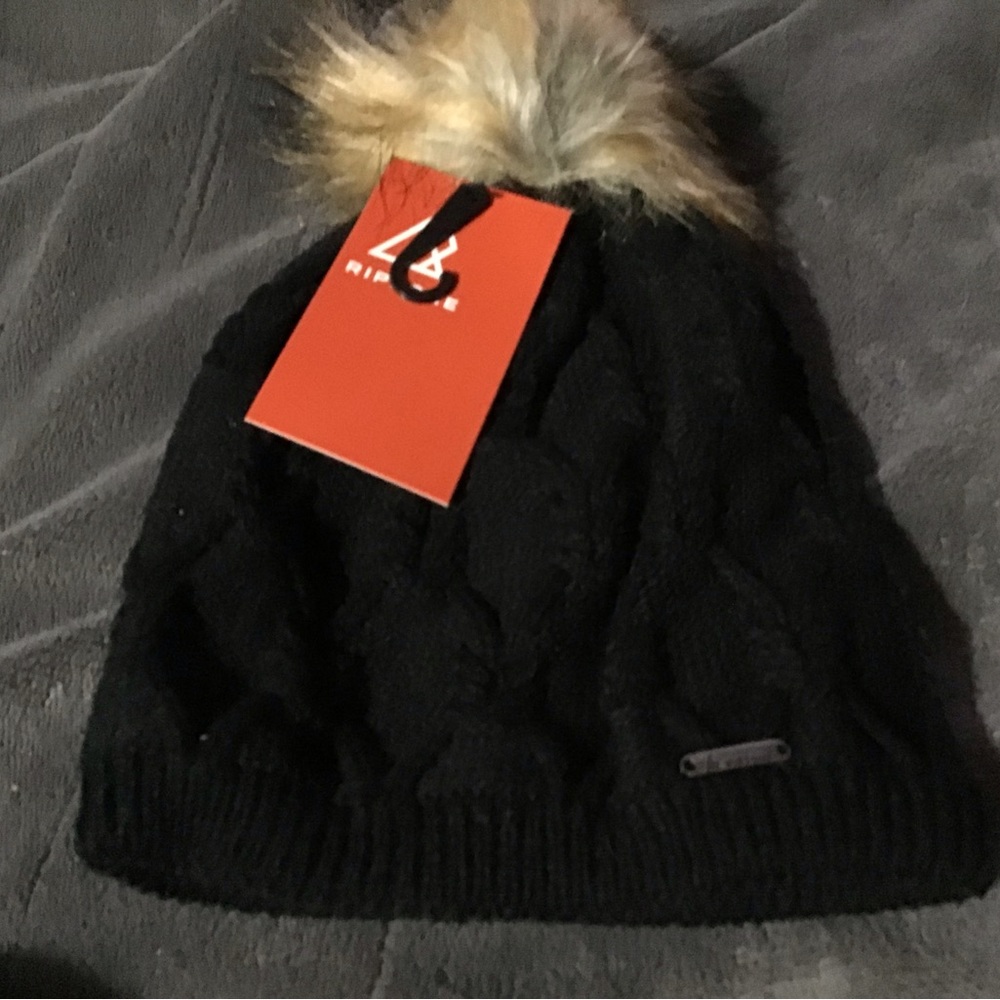 Black Cable Knit Pom Beanie